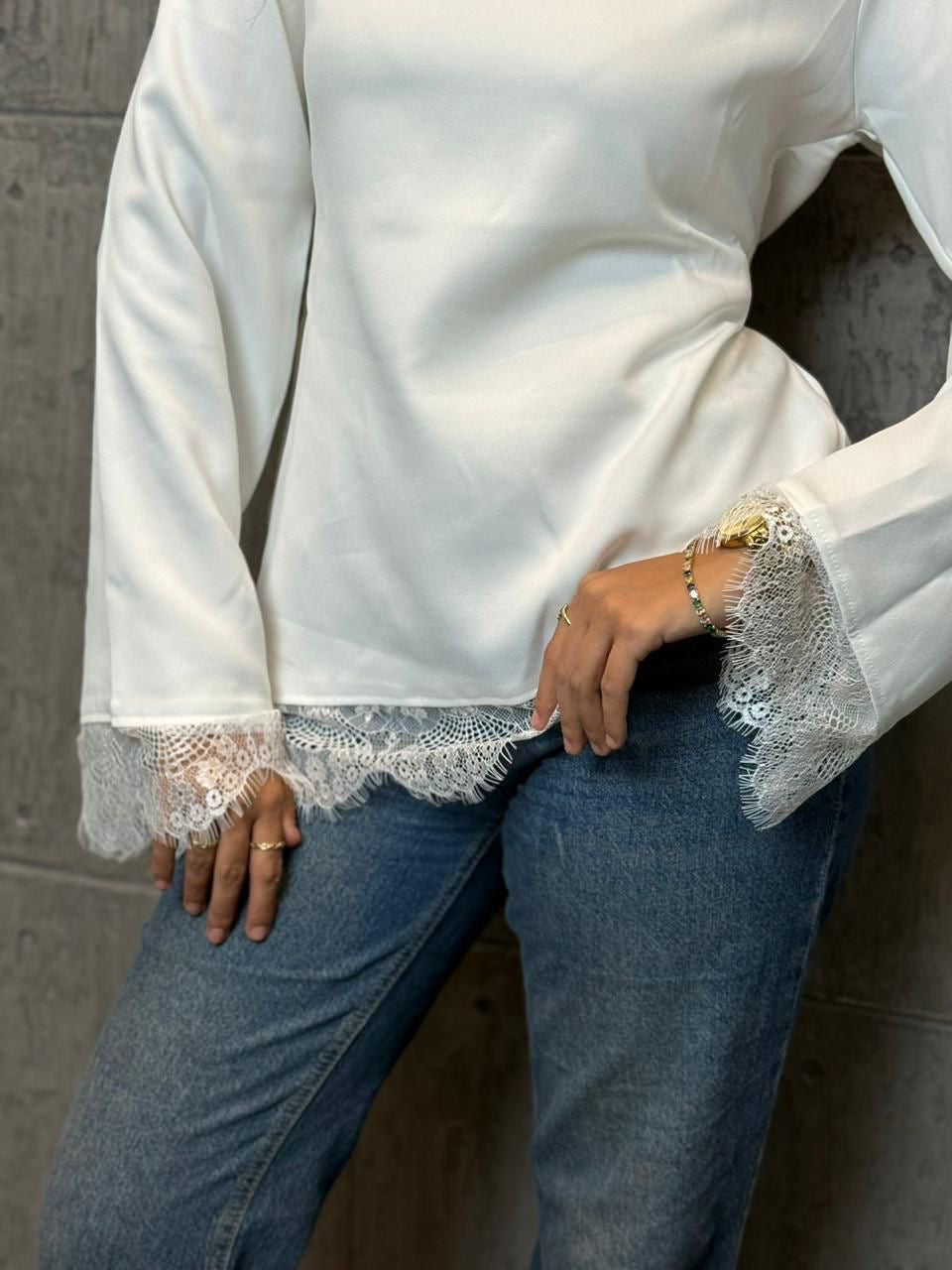 LACE TOP - WHITE